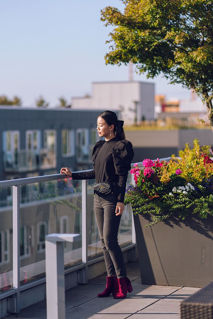black puff sleeve top