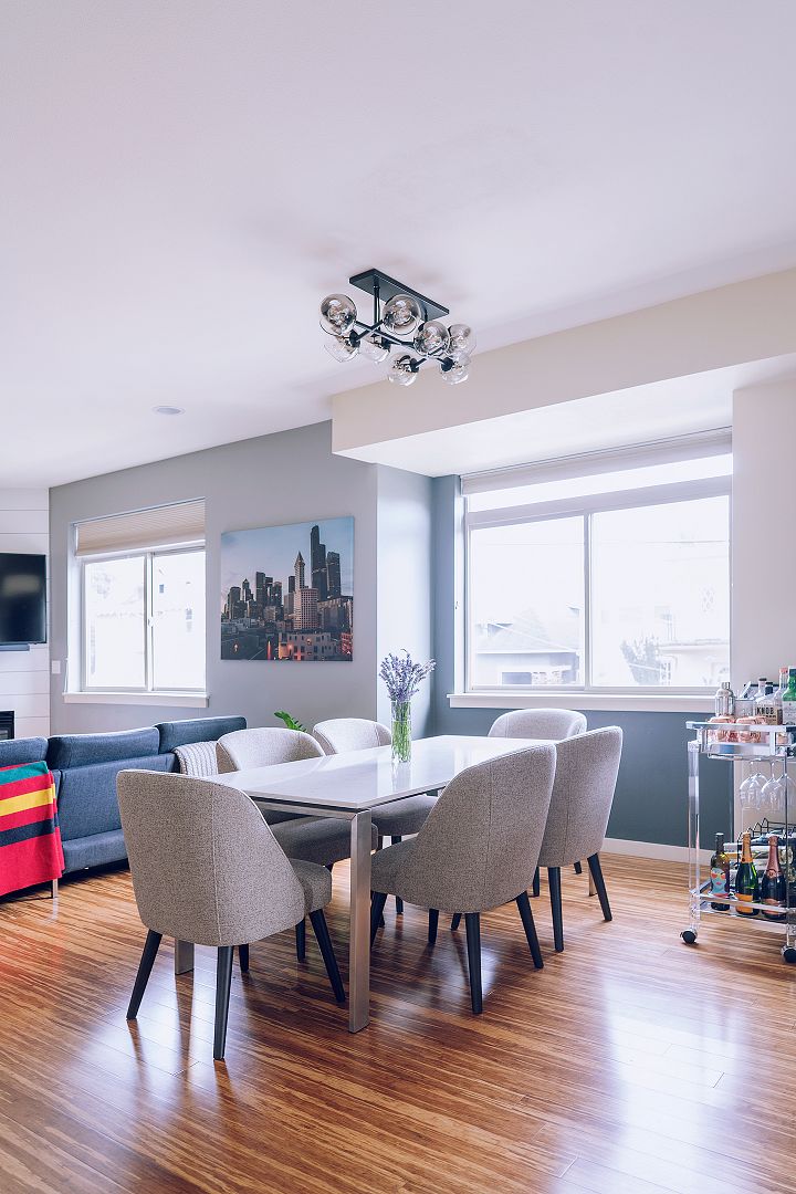 modern townhouse dining room interior decor